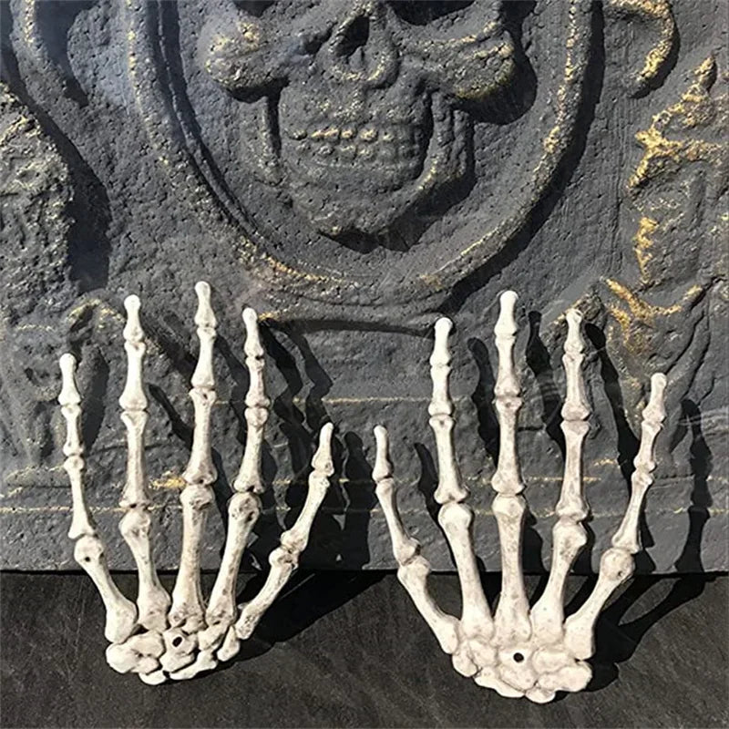 Realistic Skeleton Hands (1 Pair) – Life-Size Plastic Bones Prop for Halloween Decoration